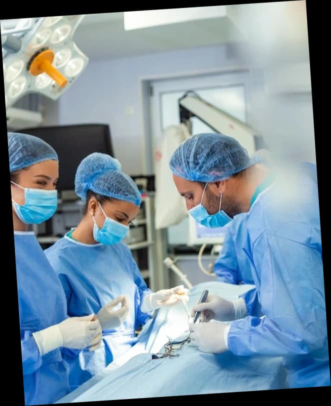 Surgical team operating in an orthopedic surgery center
